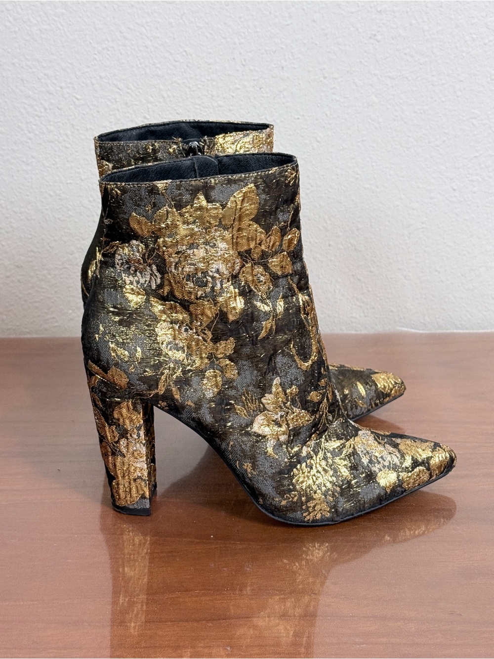 Jessica Simpson Black & Gold Floral Brocade Heeled Ankle Boots 10